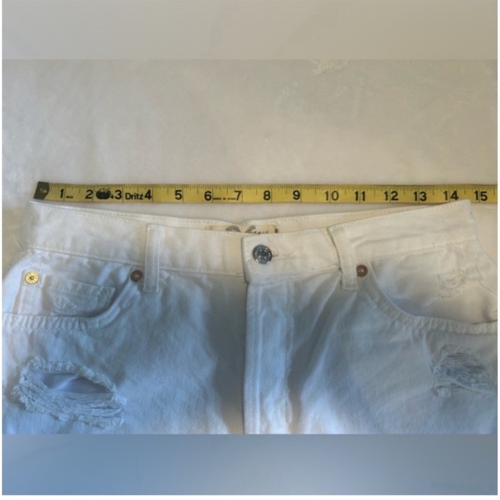 Free People High-Waisted White Distressed Jean Shorts Sz 26 - Picture 10 of 10
